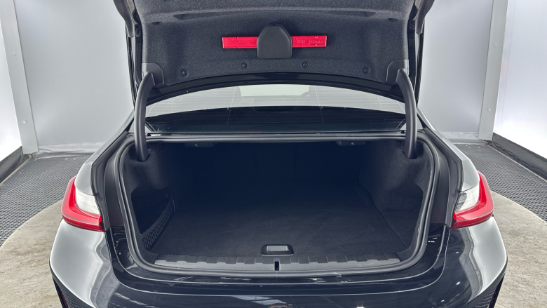 BMW 3 Series 330e M Sport 4dr Step Auto Saloon